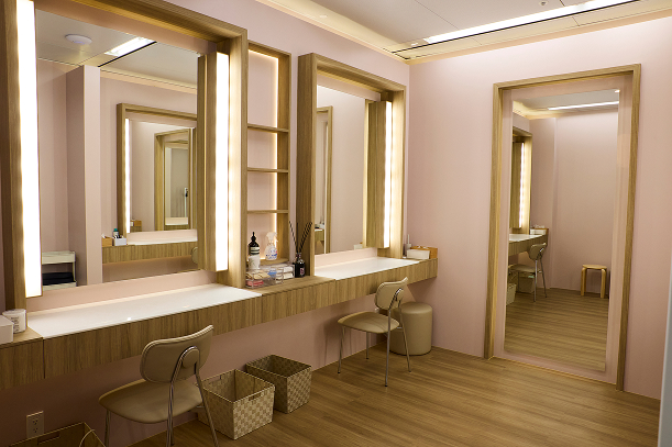 Next-Gen Live Commerce Studio makeup room