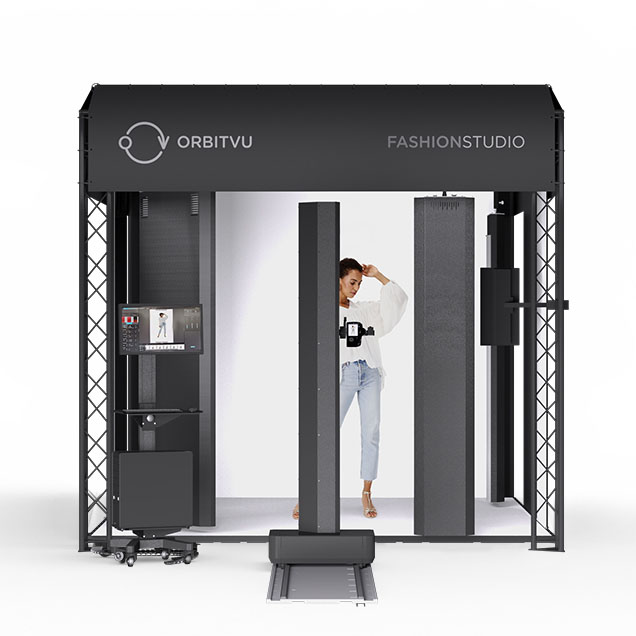 Orbitvu Fashion Studioによるモデル撮影のデモンストレーション